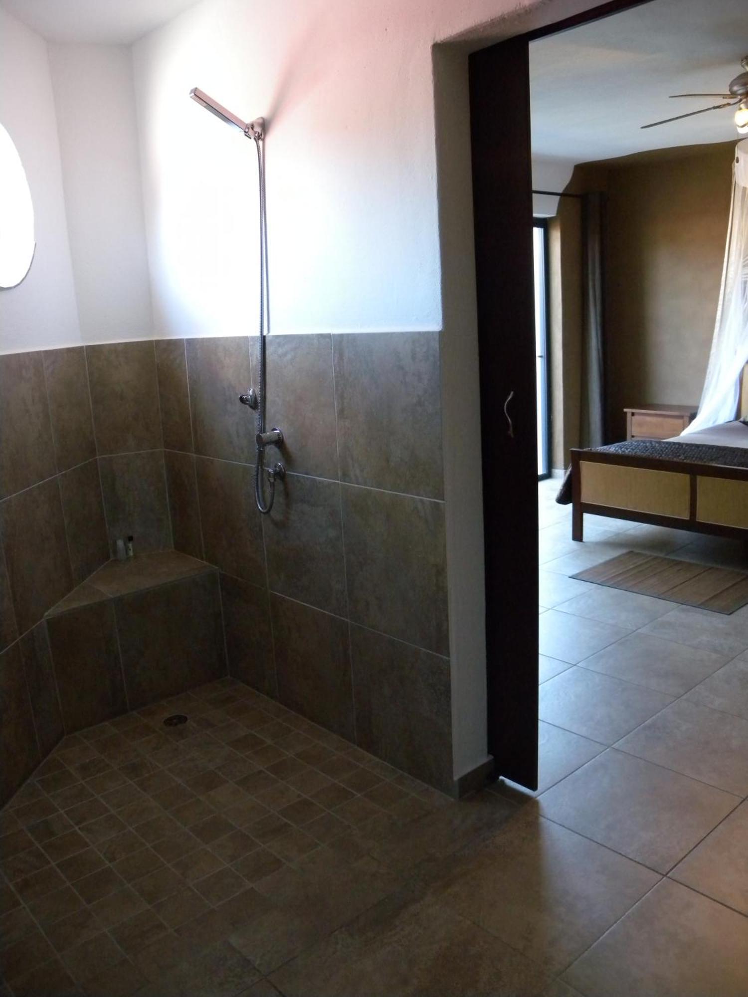 Capetown 4U Guesthouse โบลแบร์กสตรานด์ ภายนอก รูปภาพ