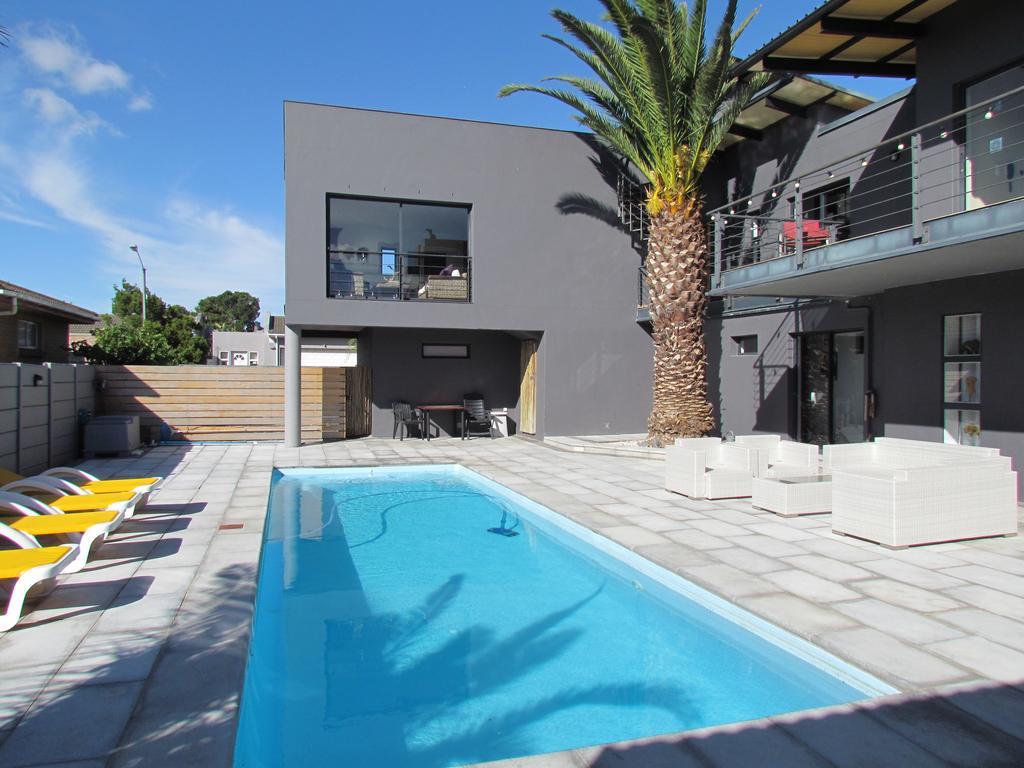 Capetown 4U Guesthouse โบลแบร์กสตรานด์ ภายนอก รูปภาพ