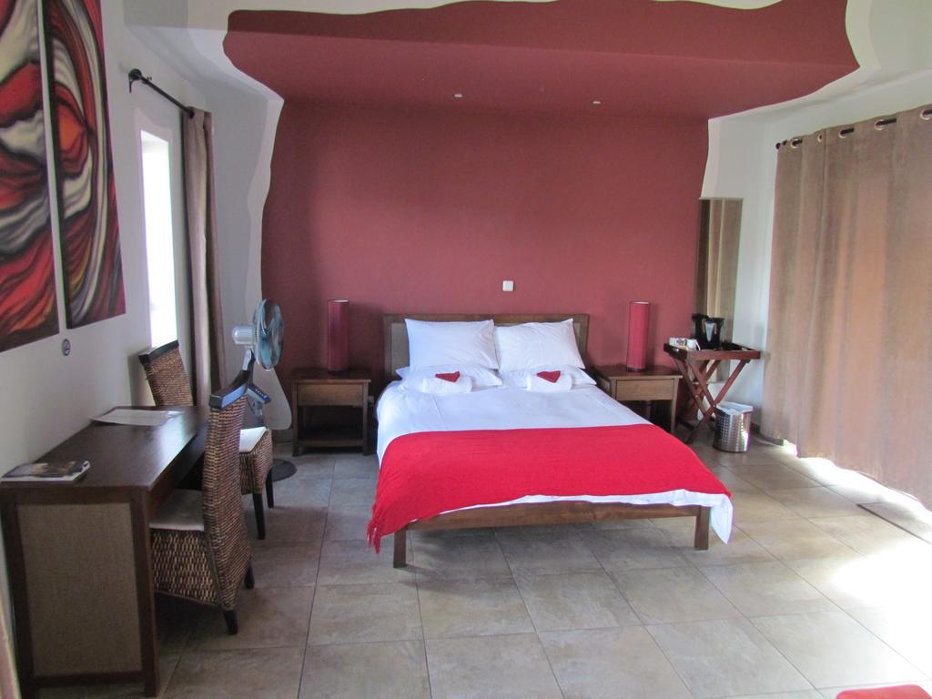 Capetown 4U Guesthouse โบลแบร์กสตรานด์ ภายนอก รูปภาพ