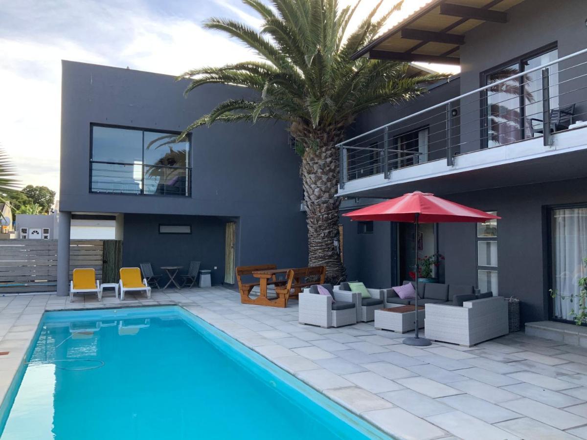 Capetown 4U Guesthouse โบลแบร์กสตรานด์ ภายนอก รูปภาพ
